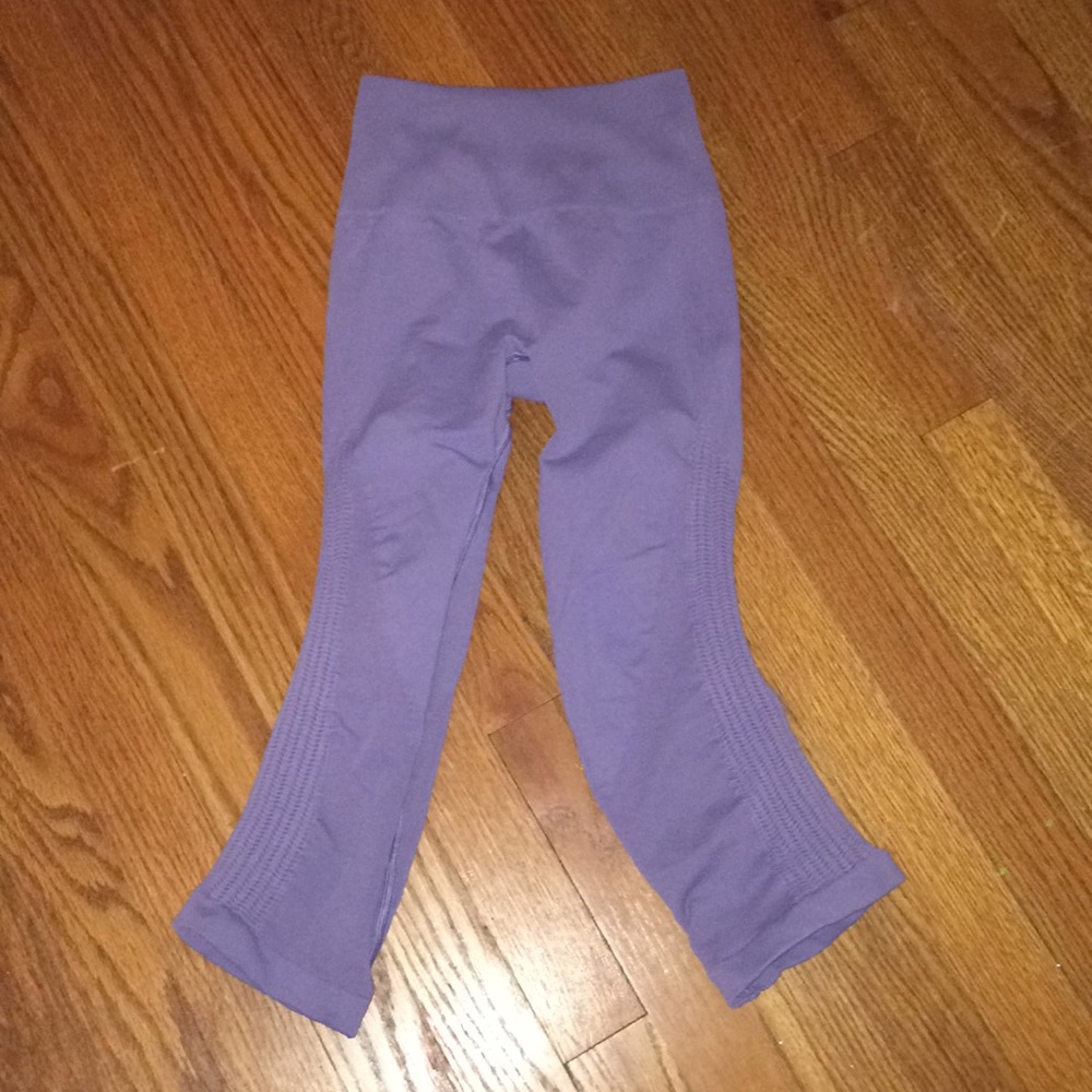 Lululemon size two stretchy periwinkle leggings